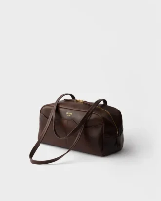 Bolso grande con asa superior de cuero envejecido de Prada