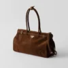 Bolso grande de gamuza Bonnie de Prada Bolso grande de gamuza Bonnie de Prada
