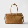 Bolso grande de gamuza Bonnie de Prada Bolso grande de gamuza Bonnie de Prada
