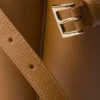 Bolso mediano de cuero con hebilla Prada y doble cinturón Bolso mediano de cuero con hebilla Prada y doble cinturón