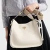 Bolso mediano de piel Bolso mediano de piel