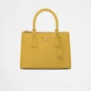 Bolso mediano de piel de avestruz Prada Galleria Bolso mediano de piel de avestruz Prada Galleria