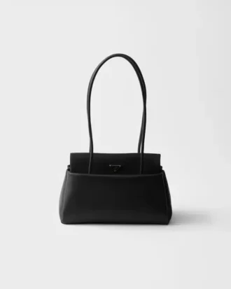 Bolso mediano de piel Prada Passage con solapa de Re-Nylon Bolso mediano de piel Prada Passage con solapa de Re-Nylon