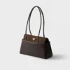 Bolso mediano de piel Prada Passage con solapa de Re-Nylon Bolso mediano de piel Prada Passage con solapa de Re-Nylon