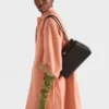 Bolso mediano de piel Prada Passage con solapa de Re-Nylon Bolso mediano de piel Prada Passage con solapa de Re-Nylon
