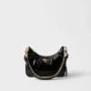 Bolso mini de charol Naplak de Prada, Re-Edition Bolso mini de charol Naplak de Prada, Re-Edition