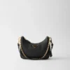 Bolso mini de piel Saffiano Prada Re-Edition Bolso mini de piel Saffiano Prada Re-Edition