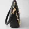 Bolso mini de piel Saffiano Prada Re-Edition Bolso mini de piel Saffiano Prada Re-Edition