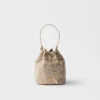 Bolso mini de satén con tachuelas de cristal Bolso mini de satén con tachuelas de cristal