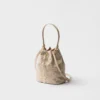 Bolso mini de satén con tachuelas de cristal Bolso mini de satén con tachuelas de cristal