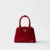 Bolso mini piramidal de piel Saffiano de Prada Bolso mini piramidal de piel Saffiano de Prada