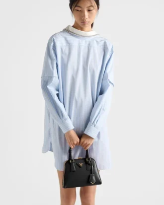 Bolso mini piramidal de piel Saffiano de Prada