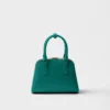 Bolso mini piramidal de piel Saffiano de Prada Bolso mini piramidal de piel Saffiano de Prada