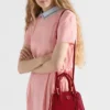 Bolso mini piramidal de piel Saffiano de Prada Bolso mini piramidal de piel Saffiano de Prada