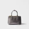 Bolso mini Prada Galleria de piel Saffiano charolada Bolso mini Prada Galleria de piel Saffiano charolada