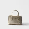 Bolso mini Prada Galleria de piel Saffiano charolada Bolso mini Prada Galleria de piel Saffiano charolada
