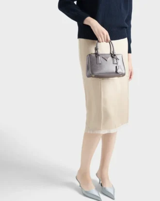 Bolso mini Prada Galleria de piel Saffiano charolada Bolso mini Prada Galleria de piel Saffiano charolada