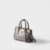 Bolso mini Prada Galleria de piel Saffiano charolada Bolso mini Prada Galleria de piel Saffiano charolada