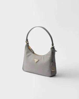 Bolso mini Prada Re-Edition 2005 de Re-Nylon y Saffiano