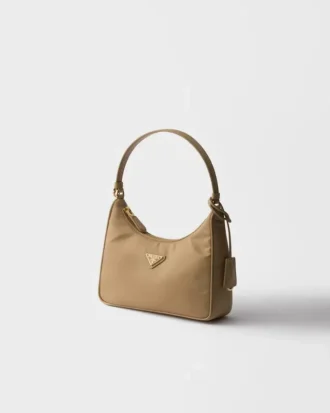 Bolso mini Prada Re-Edition 2005 de Re-Nylon y Saffiano