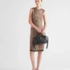 Bolso pequeño de cuero con hebilla y doble correa de Prada Bolso pequeño de cuero con hebilla y doble correa de Prada