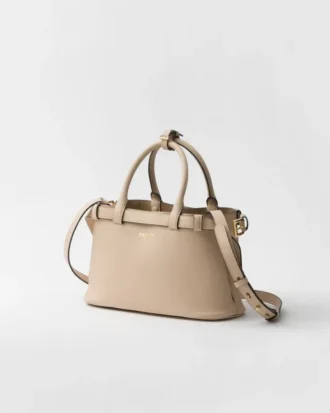 Bolso pequeño de cuero con hebilla y doble correa de Prada
