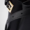 Bolso pequeño de cuero con hebilla y doble correa de Prada Bolso pequeño de cuero con hebilla y doble correa de Prada