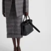 Bolso pequeño de piel con hebilla y correa de Prada Bolso pequeño de piel con hebilla y correa de Prada