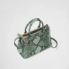 Bolso pequeño Prada Galleria de piel de pitón Bolso pequeño Prada Galleria de piel de pitón