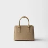 Bolso pequeño Prada Galleria de piel Saffiano charolada Bolso pequeño Prada Galleria de piel Saffiano charolada