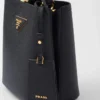 Bolso pequeño Prada Panier de piel Saffiano