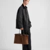 Bolso Prada Buckle de gamuza con cinturón Bolso Prada Buckle de gamuza con cinturón