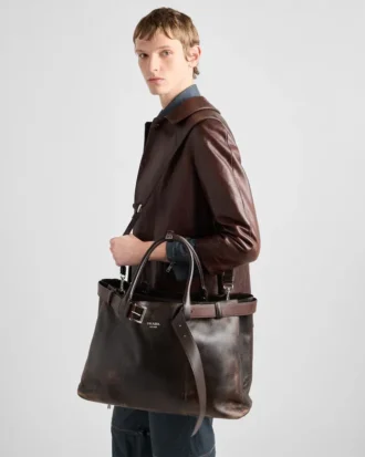 Bolso Prada de piel napa con hebilla y cinturón
