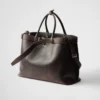 Bolso Prada de piel napa con hebilla y cinturón Bolso Prada de piel napa con hebilla y cinturón