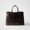 Bolso Prada de piel napa con hebilla y cinturón Bolso Prada de piel napa con hebilla y cinturón