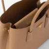 Bolso Prada Double mediano de piel Saffiano Bolso Prada Double mediano de piel Saffiano