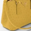 Bolso Prada Galleria Mini de piel de avestruz Bolso Prada Galleria Mini de piel de avestruz