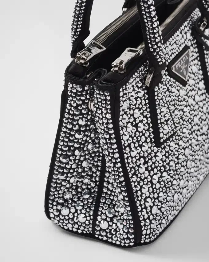 Bolso Prada Galleria Mini de satén con cristales Bolso Prada Galleria Mini de satén con cristales