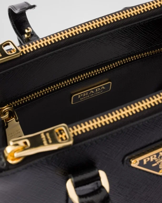 Bolso Prada Galleria Mini Saffiano en charol Bolso Prada Galleria Mini Saffiano en charol