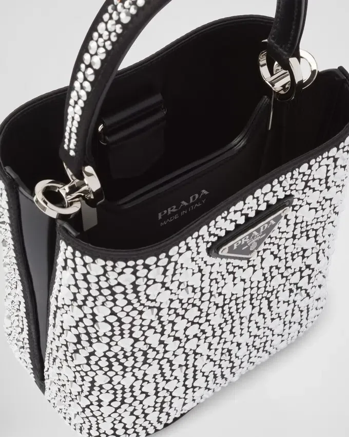 Bolso Prada Panier de satén con cristales Bolso Prada Panier de satén con cristales