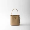 Bolso Prada Panier Mini de piel Saffiano Bolso Prada Panier Mini de piel Saffiano