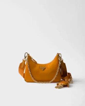 Bolso Prada Re-Edition 2005 de Re-Nylon y piel Saffiano con charm