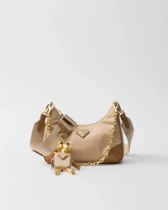 Bolso Prada Re-Edition 2005 de Re-Nylon y piel Saffiano con charm