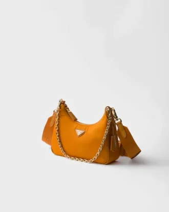 Bolso Prada Re-Edition 2005 de Re-Nylon y piel Saffiano con charm
