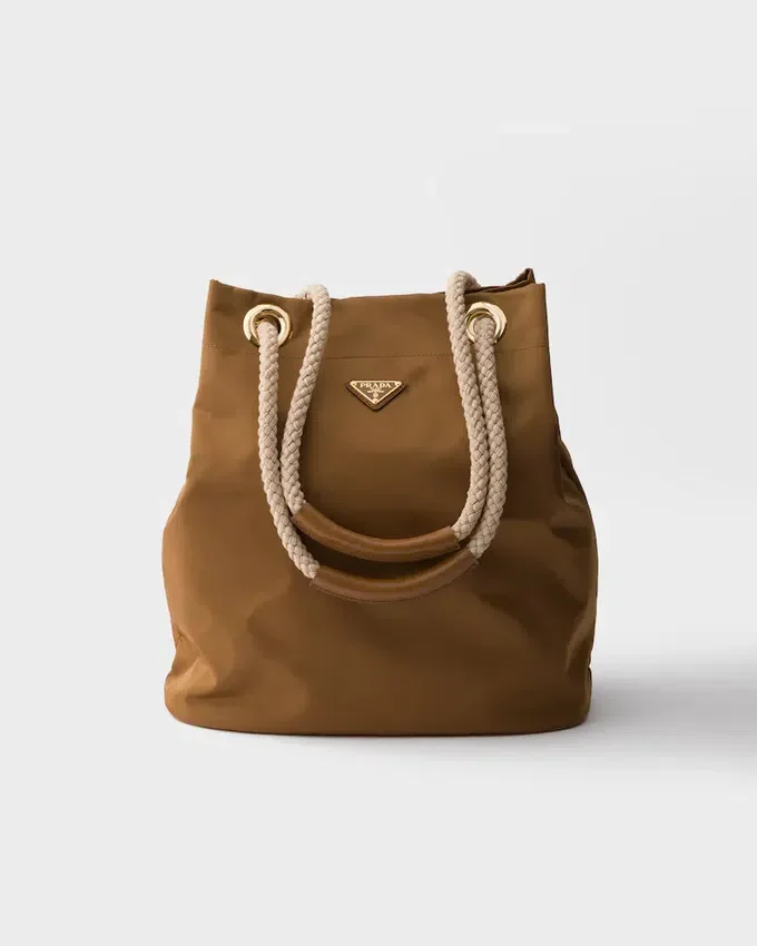 Bolso tipo cubo grande Prada Mariner de Re-Nylon Bolso tipo cubo grande Prada Mariner de Re-Nylon