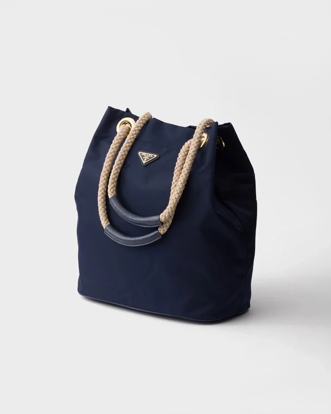 Bolso tipo cubo grande Prada Mariner de Re-Nylon Bolso tipo cubo grande Prada Mariner de Re-Nylon