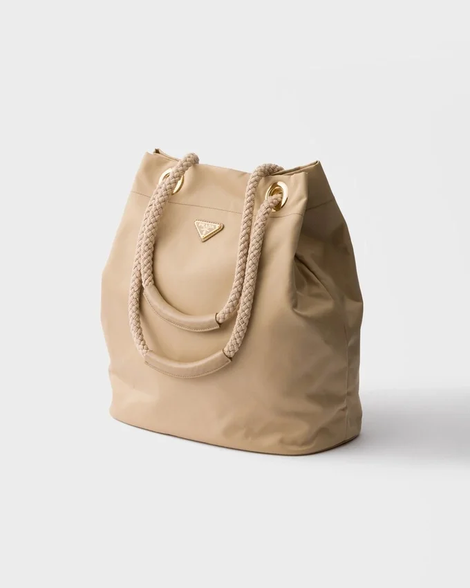 Bolso tipo cubo grande Prada Mariner de Re-Nylon Bolso tipo cubo grande Prada Mariner de Re-Nylon