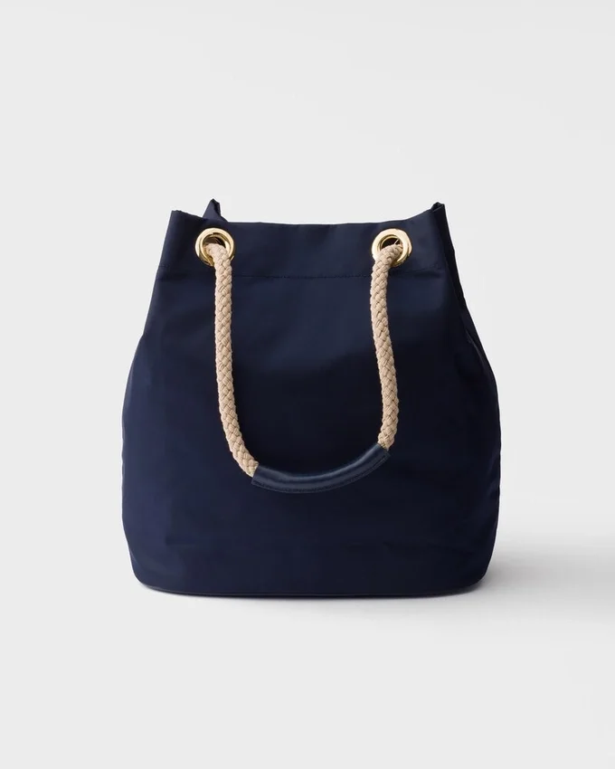 Bolso tipo cubo grande Prada Mariner de Re-Nylon Bolso tipo cubo grande Prada Mariner de Re-Nylon