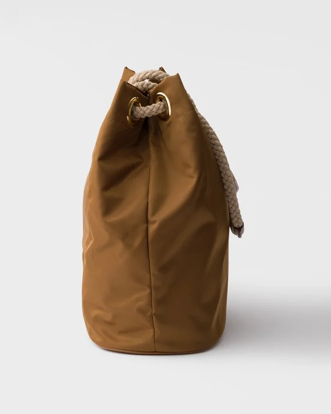 Bolso tipo cubo grande Prada Mariner de Re-Nylon Bolso tipo cubo grande Prada Mariner de Re-Nylon