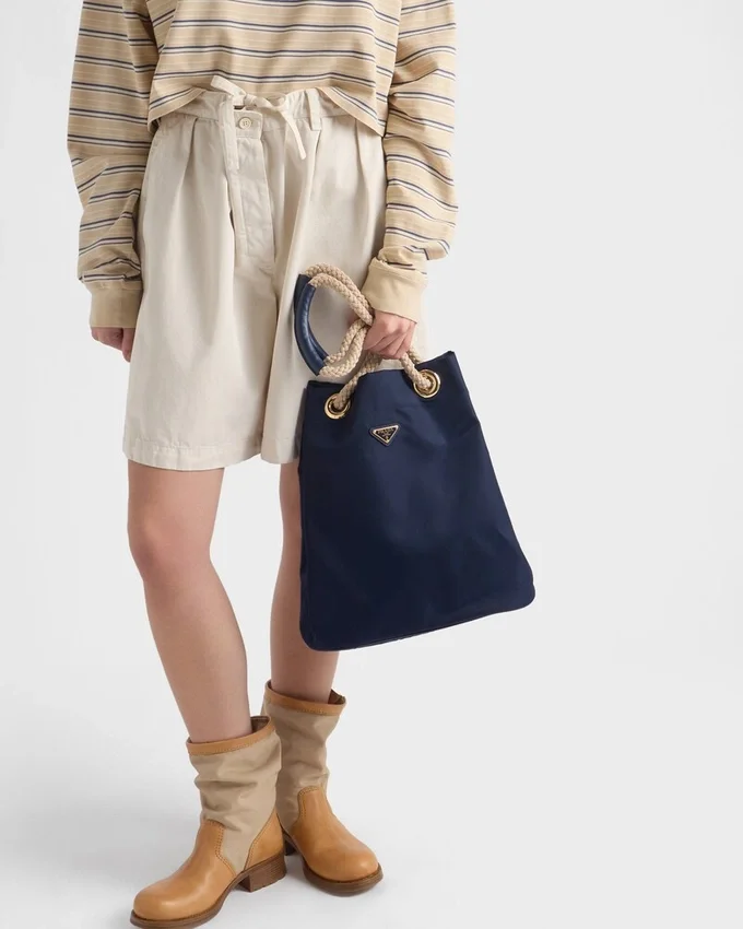 Bolso tipo cubo grande Prada Mariner de Re-Nylon Bolso tipo cubo grande Prada Mariner de Re-Nylon